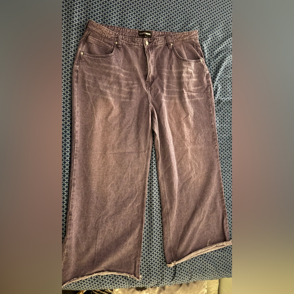Fashion Nova Straight Leg Jeans in Faded Plum